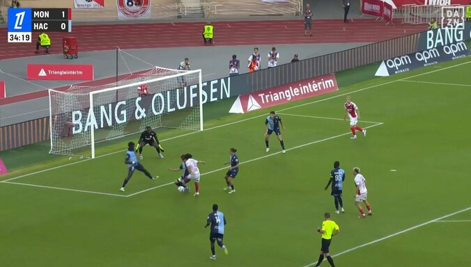 嘘だろ？南野拓実が“後輩”に止められた！「日本代表対決アチー」瀬古歩夢、リーグアンデビュー戦で“股抜き阻止”の神ディフェンス炸裂 4枚目