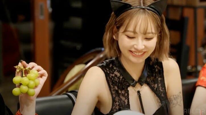 【写真・画像】チャイナドレスにキャットウーマン…令和No,1美人インフルエンサー、圧巻ボディギャルらがセクシーなコスプレを披露　1枚目