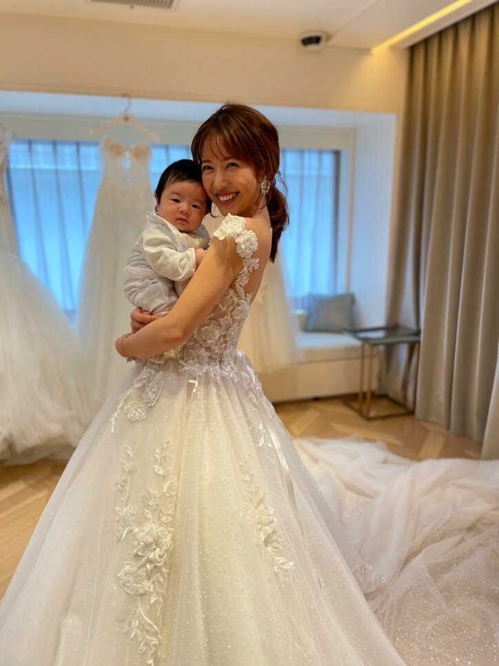 くみっきーの夫 妻のウェディングドレス姿を公開 見惚れてしまいました 話題 Abema Times