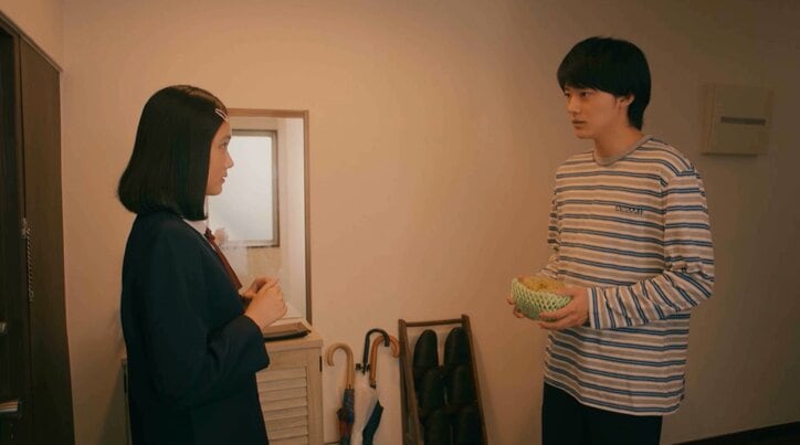 バレンタインチョコの中から大量の髪の毛…女子中学生の異常な愛情表現が怖すぎる『泥濘の食卓』