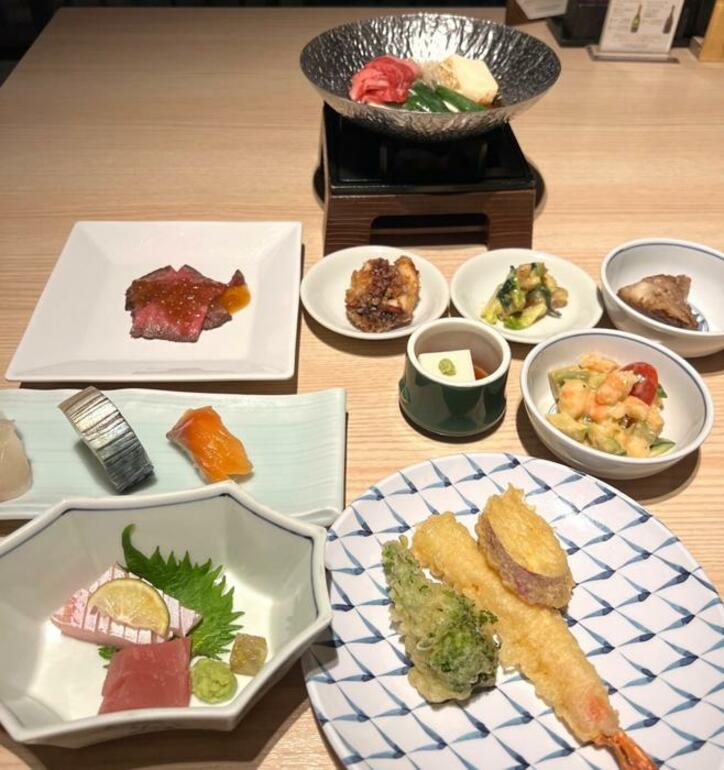  藤あや子、厳選された食材で作られたビュッフェを堪能「天ぷらもお寿司も目の前で」 