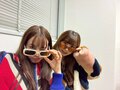 NiziUニナ＆ミイヒのお茶目なサングラスショットにファン歓喜「ビジュよすぎ」「末っ子組最強」