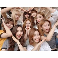 NiziU、『Make you happy』MVの再生“億超え”を報告「私達も驚いています」