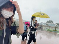 アレクサンダー『雨だけどディズニーランド来ちゃった』