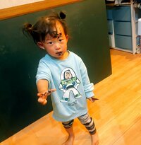 尾形あい『なにごと??』