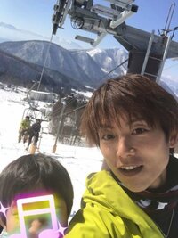 杉浦太陽、長男が初スキーに挑戦「上から見る景色に大興奮！！」