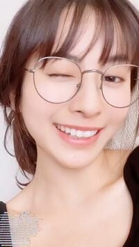 “中国の新垣結衣”ロン・モンロウ、キュートなメガネ姿にファン悶絶「凄くお似合い」「 可愛すぎて天使か」