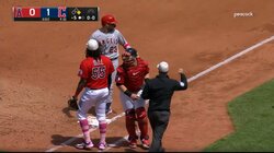 大谷翔平の同僚もポカン顔 まさかのタッチアウトにスタジアムも視聴者も困惑「今のダメなの？」「あれアウトなの？」