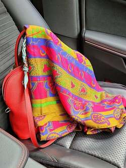  武東由美、約25年前に購入した『HERMES』の品「このサイズが使いやすい！」 