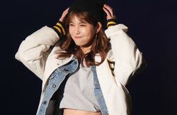 “令和の峰不二子”阿部なつき、ほっそり美ウエスト披露でファン悩殺「スタイルすごい」と反響