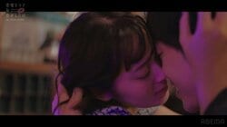 30秒間の求愛キス…失恋を癒してくれたイケメン店員との甘く濃厚な一夜「今は、酔いたいだけ」