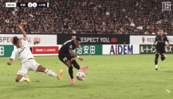 Ｊリーグの環境破壊？ 京都FWの“ワールドクラスのカットインシュート”が話題沸騰！「ガチのバケモノ」「どう止めるんだよw」「8試合で9ゴールは凄い」