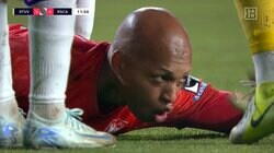 超ビッグセーブ！小久保玲央ブライアン、絶体絶命のカウンターを1人で救った瞬間 “超絶ブロッキング”にスタジアム熱狂