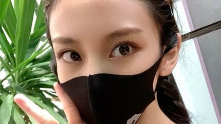 元AKB48研究生の腹筋美女、マスク姿が「柴咲コウ？」「武井咲？」