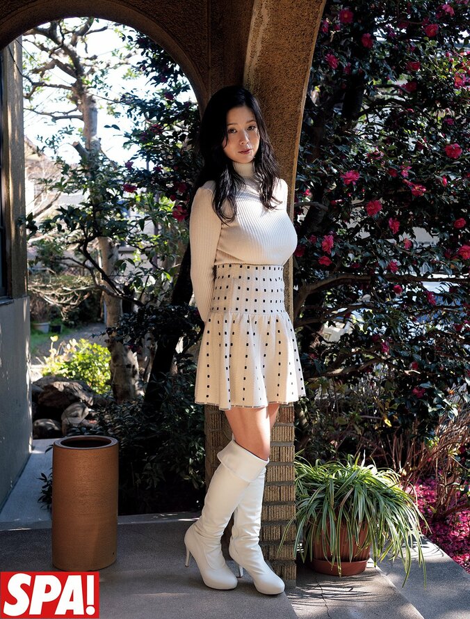 現役看護師・真田まことのこぼれ落ちそうな“まん丸ボディ” 週刊SPA！「グラビアン魂」登場 1枚目