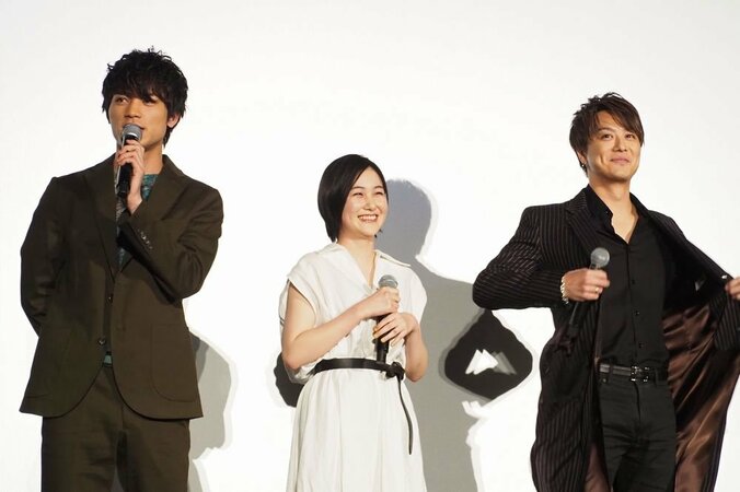 TAKAHIRO節炸裂、かわいい弟分・板垣瑞生をいじりまくり「女の子の話ばっかりしてた！」 映画『僕に、会いたかった』完成披露舞台挨拶 3枚目