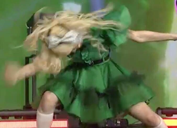 【写真・画像】「さすが世界大会」今日好き“金髪美女”ひなた、髪の毛を一心不乱に振り乱す全力ヘドパンパフォーマンスに絶賛の声「めちゃくちゃすごい」　1枚目