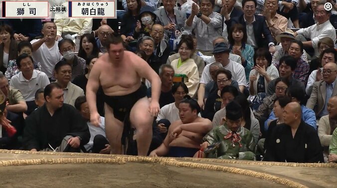 「がっつりダメ押し」「最後良くなかった」獅司、決着後の“一撃”にファン苦言 控え行司も被弾 5枚目