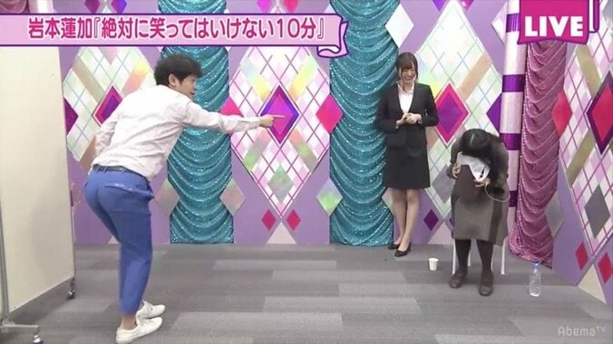 「どうしよう！」岩本蓮加が笑いすぎて腹筋崩壊!? 18枚目