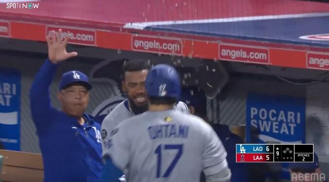 チームメイトがフルコースでお出迎え