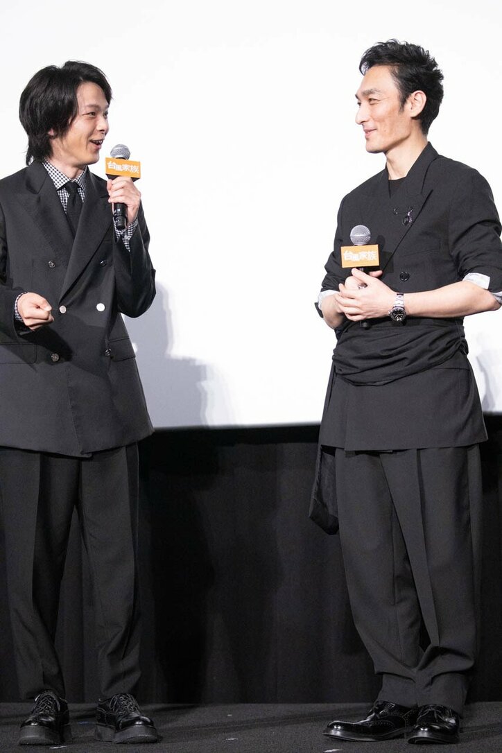 中村倫也、舞台挨拶を仕切る草なぎ剛にツッコミ「今日進行してくださる方？」