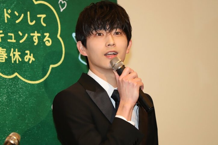 横浜流星、サービス精神満点の“壁ドン”を披露 震えるファンに「大丈夫？」と気遣いも