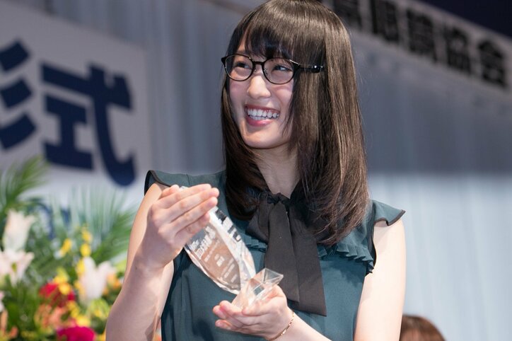 欅坂46がメガネベストドレッサー特別賞! 守屋茜「メガネがないと生きていけない」