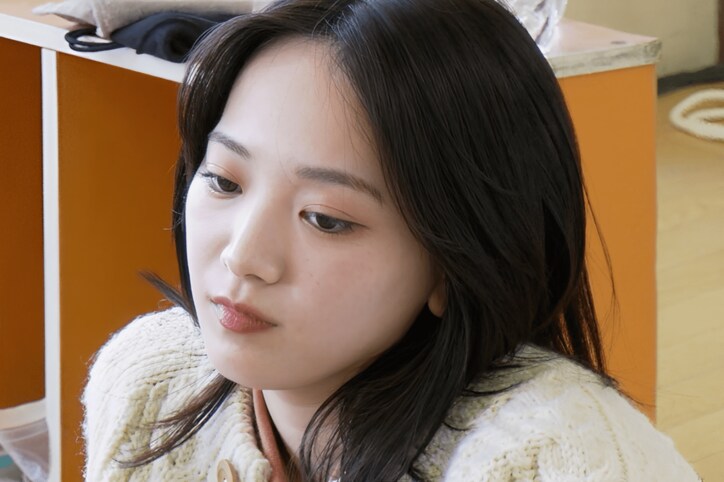 【写真・画像】「ずっとくっついてるね」“レス”に悩むカップル、共同生活中もイチャイチャ…他メンバー呆れ顔　1枚目