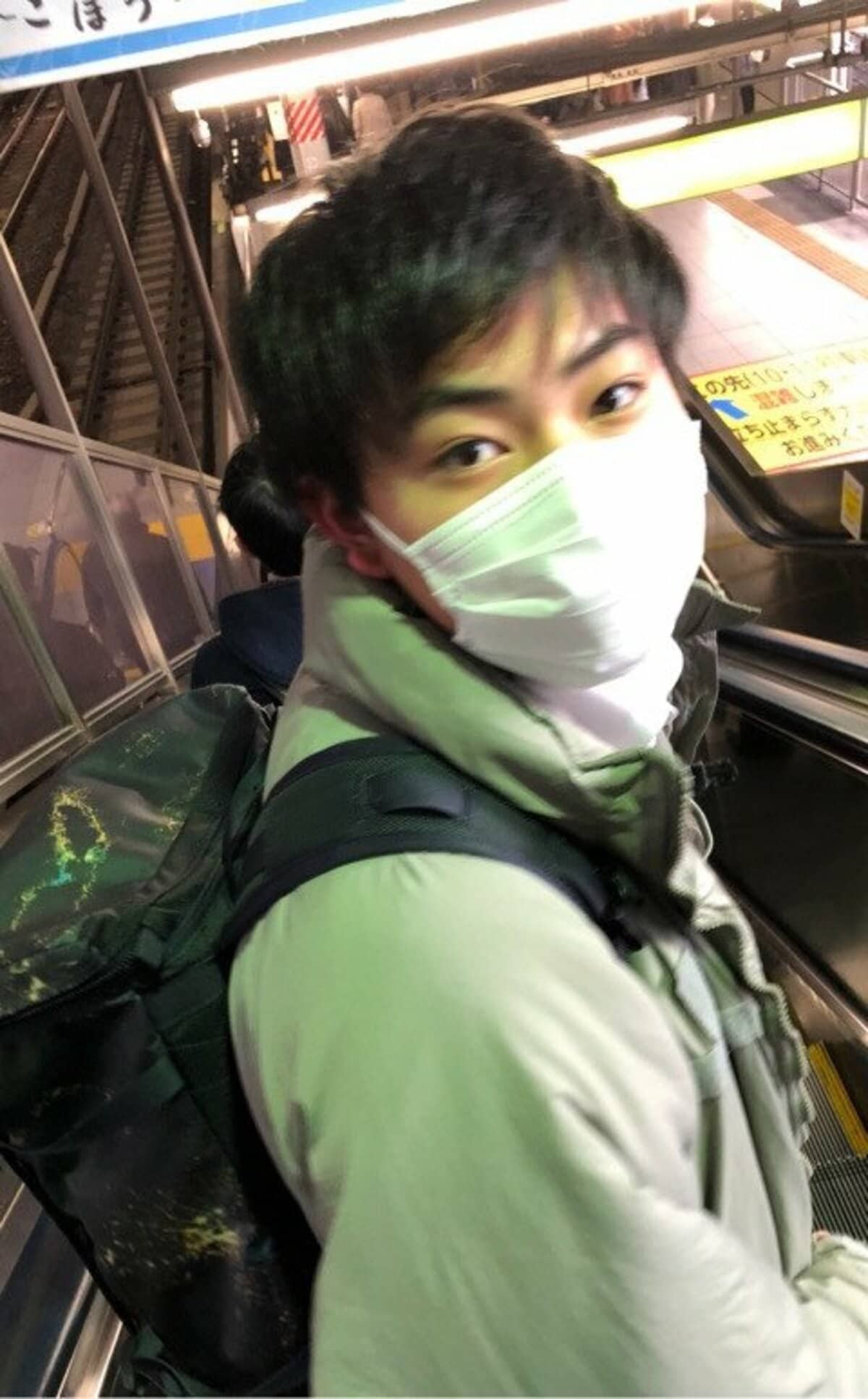 長男・菅田将暉にそっくりな三男の写真を公開 読者から「兄弟みんな