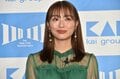 内田理央、新しいヘアカラーに称賛の声「とんでもなく素敵です」「天使ですか？」