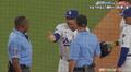 ドジャース戦で球場どよめく“珍判定” ロバーツ監督が飛び出すも判定覆らず…ロハスは激怒「何があった？」「納得いかん」