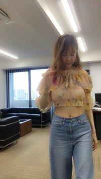 上原さくら『引っ越したばかりの事務所』