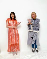 のん、蜷川実花との撮影を報告「豪華な2ショット」「表情がまた最高！」と反響