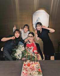 AHN MIKA『52歳、少し早めの嬉しいお誕生日会！』