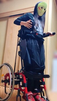 仮面女子の猪狩ともか、“立てる車椅子”に挑戦「身長170cmくらいになった」