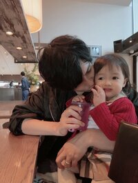 アレクサンダー『ハイチェアーは嫌い美人ちゃん』