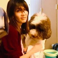 工藤静香、愛犬と戯れる動画を公開 「甘えんぼう可愛い」「癒される」の声