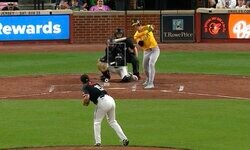 もうワケわからん！菅野智之に“打者が混乱”「さすがベテラン」絶妙すぎる“鬼カットボール”→打者の動きがおかしくなる「熟知してるわ」