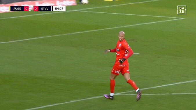 【写真・画像】規格外！小久保玲央ブライアン、“40mダッシュ＆クリア”に指揮官も拍手 「いい飛び出し」好判断をファン称賛　1枚目