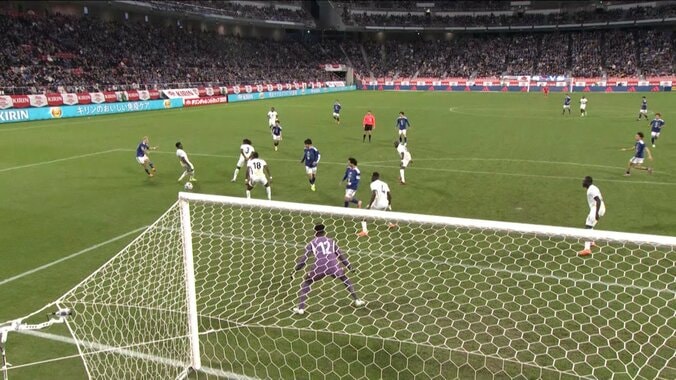 「それはメッシです！」堂安律の“４人翻弄スーパーゴール”が「ロッベンに見えたわ」「ほぼサラー」スター彷彿論でSNS沸騰 5枚目