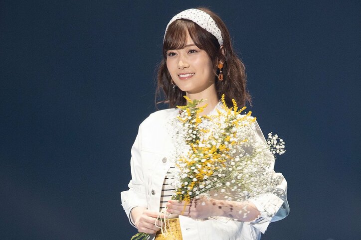 遠藤さくらが春らしい装いでキュートに微笑む＆金川紗耶がランウェイデビュー、乃木坂46がTGCに登場【画像集】