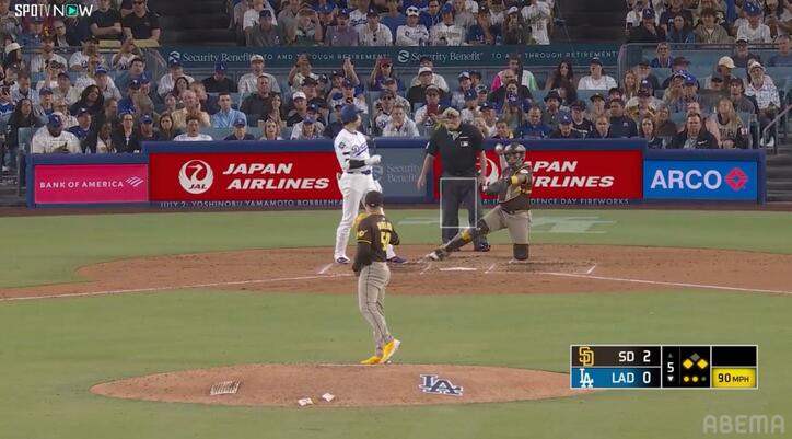 【写真・画像】また誤審…？大谷翔平、微妙判定に“戸惑い”リアクション「まじ審判さぁ」「厳しいって」疑惑の1球にファンから不満の声　1枚目