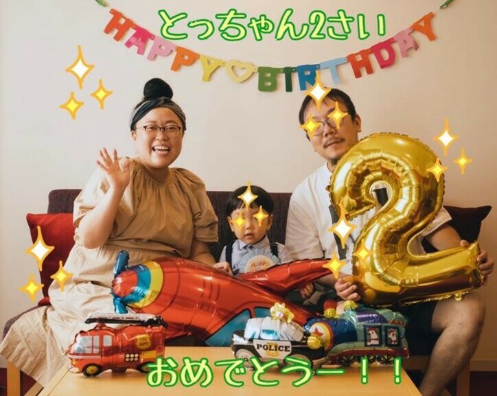  ニッチェ・江上、息子が2歳を迎え家族写真を公開「凄く素敵」「最高の1枚」の声 