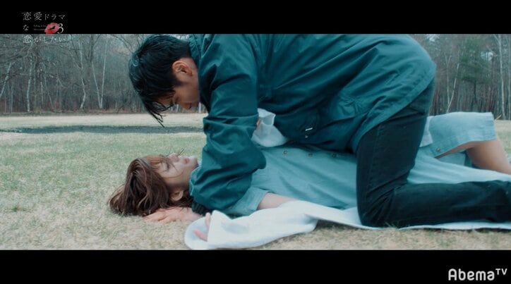 びしょ濡れ馬乗りの激しいキスシーンで気持ちが移る…!?恋人役を演じた男女に心境の変化