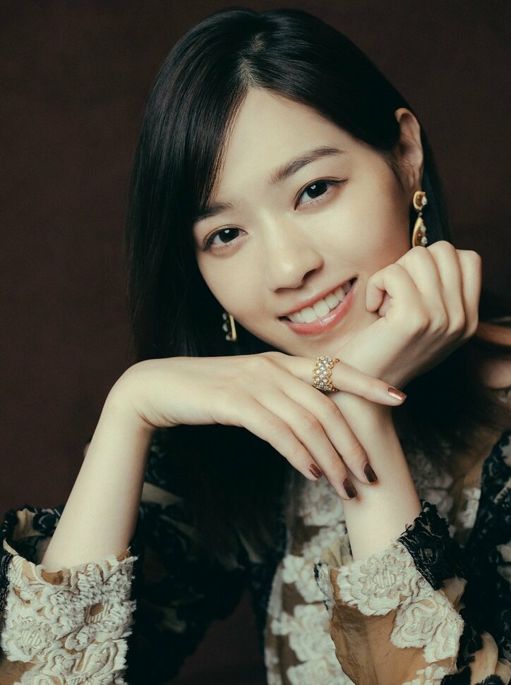 西野七瀬インタビュー『孤狼の血 LEVEL2』でスナックのママ役＆広島弁に奮闘「ライターが固くて両手で火をつけちゃう」