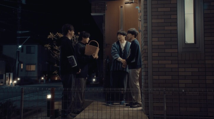 【写真・画像】「」「」春田(田中圭)＆牧(林遣都)のわたあめキスが甘すぎる…悶絶するファン続出　2枚目