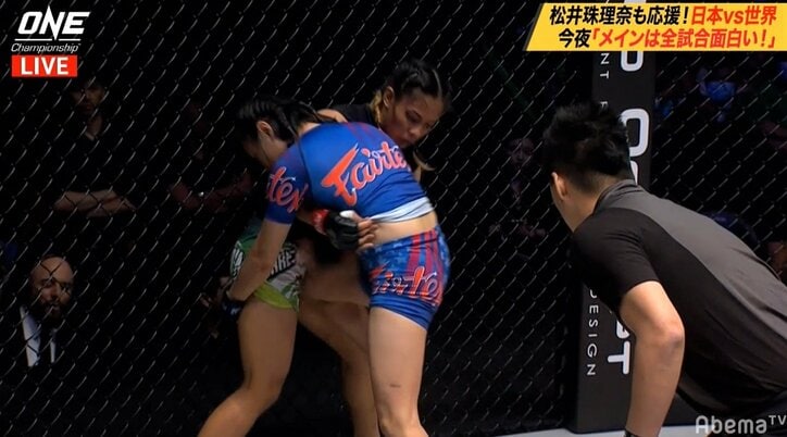 「見たことない」戸惑う放送席　女子MMA、“ローブロー連発”でよもやの無効試合…場内大ブーイング