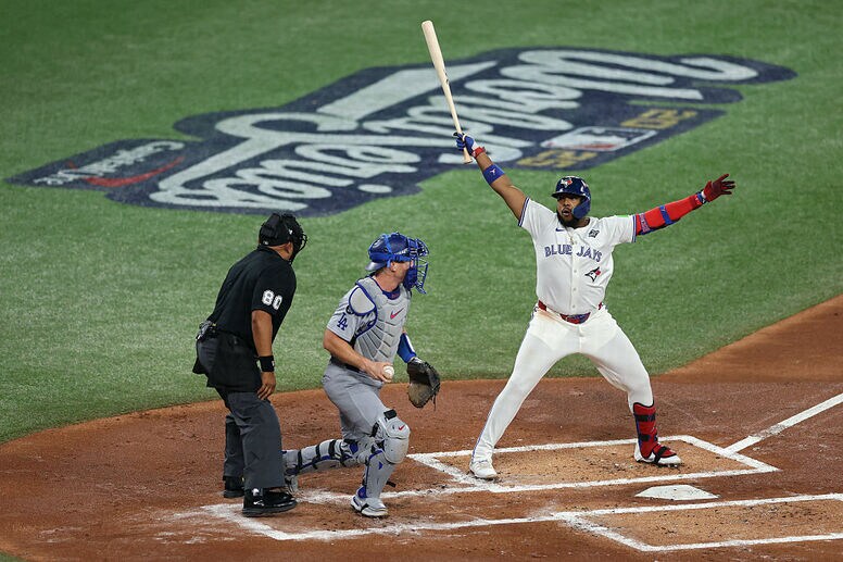 一体、何が起きた…！？ 山本由伸の1球で“異変” 相手打者が大絶叫→様子がおかしくなる