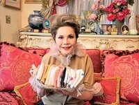 デヴィ夫人『私のマスクコレクション♪』