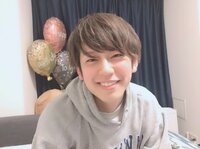 桃『メガネまーさん、裸眼もーさん』